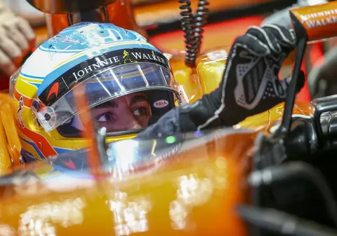 Fernando Alonso renunţă la Marele Premiu al Principatului Monaco pentru a concura în Indy500