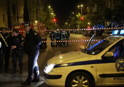 Atentat cu bombă la o bancă din Grecia | FOTO