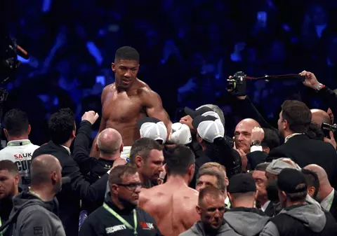 Anthony Joshua l-a făcut KO pe Vladimir Klitschko! Britanicul are titlurile mondiale IBF, WBA și IBO | FOTO&VIDEO