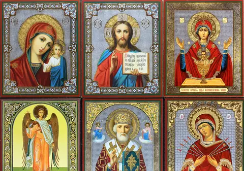 Un miracol s-a întâmplat într-o biserică! Doua icoane au inceput sa izvorasca mir