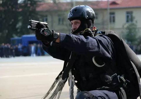 Jandarmeria Română vrea să cumpere pistoale în valoare de 60 de milioane de lei