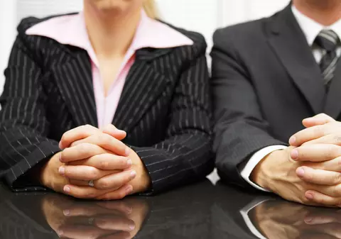 Poziţia corpului trădează limbajul verbal. 6 poziţii ale corpului care “vorbesc”