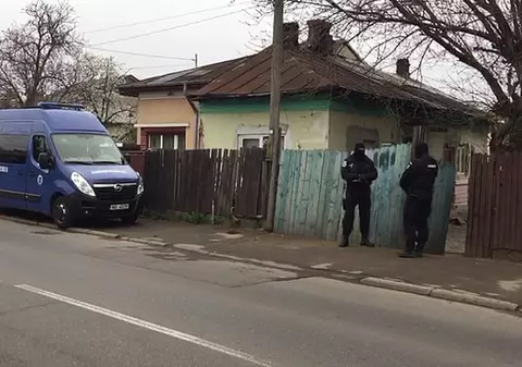 Gravide, racolate pentru a obține ilegal indemnizații de creștere a copilului