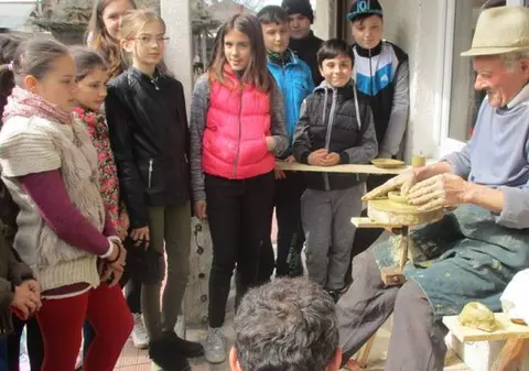 Singurul olar rămas în Obârşa este un exemplu pentru tineri