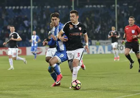 CSU Craiova - Dinamo 2-2. Contra: ”Zlatinski ne-a înjurat”. Mulțescu: ”Și trezit din pat, trebuie să dai bine”. Toate reacțiile