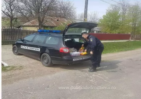 Polițiștii de frontieră din Botoșani s-au transformat în „Iepuraşul de Paște”