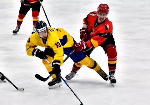 România a învins Serbia, la Campionatul Mondial de hochei pe gheață, Divizia II, Grupa A, de la Galați. Rezultate