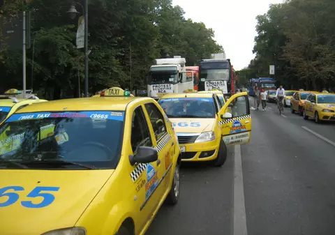 Protest al transportatorilor, cu 6.000 de mașini, în fața Guvernului, miercuri și joi
