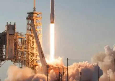 UPDATE - SpaceX amână lansarea în spațiu a primei sale încărcături clasificate "secret de apărare"
