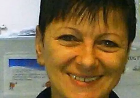 O româncă a fost desemnată „medicul lunii” la cel mai mare spital din Londra. Roxana Hotoboc: „În România e foarte greu să te ridici pe propriile picioare”