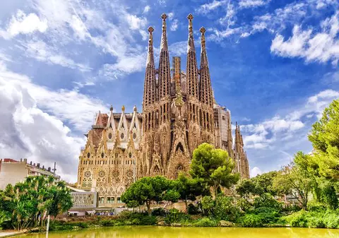 Secrete și simboluri oculte ascunse în catedrala Sagrada Familia