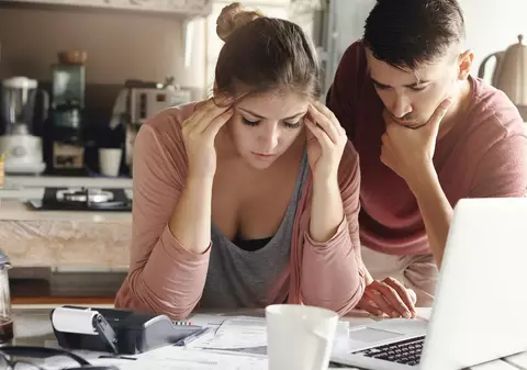 Ce te faci când rămâi în pană de bani până la salariu și nu vrei să apelezi la cunoștințe