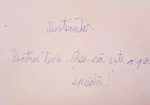 Un copil necunoscut din Zalău lasă în cutii poștale scrisori cu mesaje de Paște