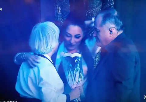 Show-ul Românii au talent a fost întrerupt de o spectatoare. Femeia a avut ceva de împărțit cu Andra