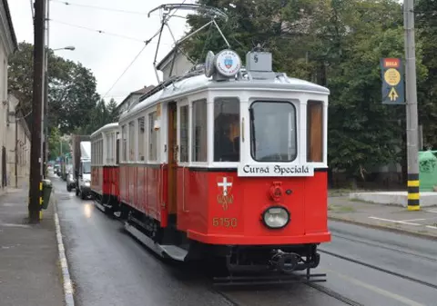Tramvaiul de epocă din Oradea iese pe traseu. Călătorii cu nume de flori vor circula gratuit duminică