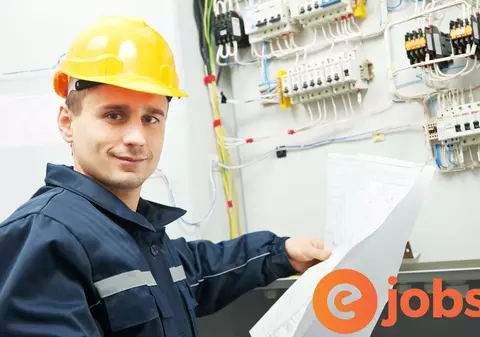 Vrei să lucrezi în instalații electrice? Pe eJobs.ro, găsești peste 1.300 de locuri de muncă