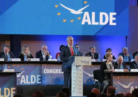 ALDE lucrează la o lege a lobby-ului; Tăriceanu: Ca să nu mai avem procese, acuzaţii de trafic de influenţă, trebuie să legiferăm în mod clar