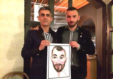 Caricaturistul oltean Gogu Neagoe i-a desenat pe fotbaliștii de la CS U Craiova / GALERIE FOTO