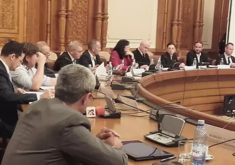 UPDATE. Comisia de anchetă privind prezidențialele din 2009 și-a început activitatea; Dan Andronic, audiat luni în Parlament