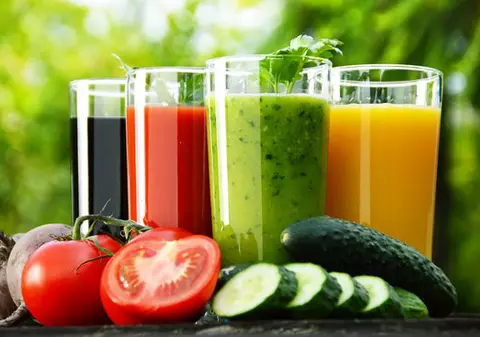 Avea cancer în fază terminală, iar ședințele de chimioterapie nu o ajutau. A renunțat la ele și a ținut o dietă cu sucuri vegane. Ce s-a întâmplat