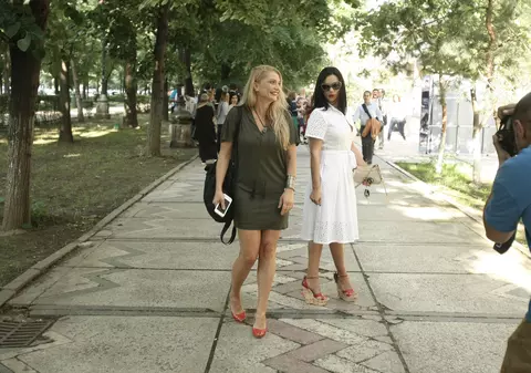 EXCLUSIV/ Țeapă în numele Lorei și al Laurei Cosoi! Uite avansul, unde sunt vedetele...