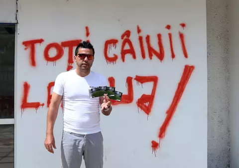 Cosmin Contra a vândut bilete pentru meciul de la Cluj / GALERIE FOTO