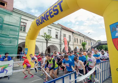 1.000 de participanți vor lua startul la Gabriela Szabo RUNFEST! Pe 6 mai 2017, la Bistrița, vor avea loc 12 curse de alergare în centrul orașului