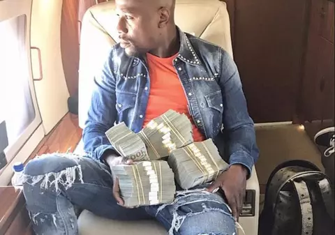 Floyd Mayweather a dat încă un tun uriaș la pariuri. Fostul pugilist a mizat pe un meci de baschet din NBA