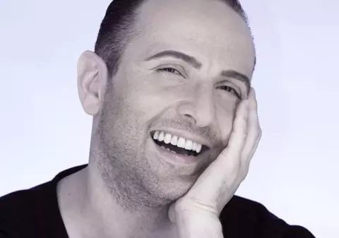 Răzvan Mazilu: „Închide ochii, ascultă-ţi sufletul şi mişcă-te aşa cum te inspiră muzica”