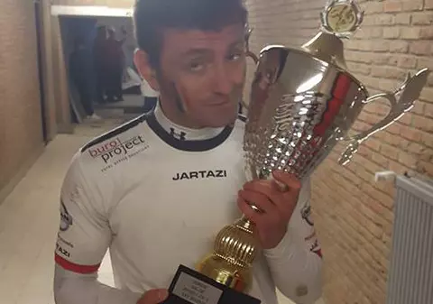 Victorie pentru Mircea Rednic, promovare în liga a treia belgiană pentru Romeo Surdu. Joacă la echipa cartierului ”cuibului de teroriști” | VIDEO