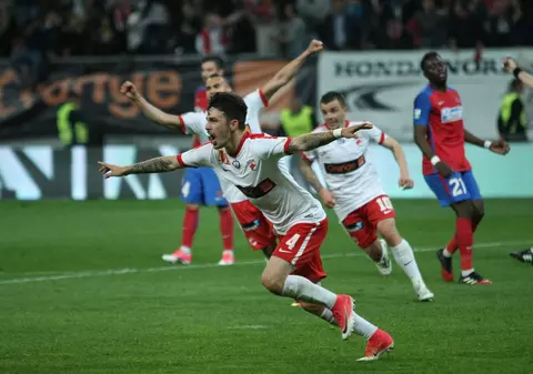 HanKO de la 11 metri! Dinamo a câștigat și în teren, și în tribune. FCSB a scăpat pleașca titlului din mână! Imaginile derby-ului