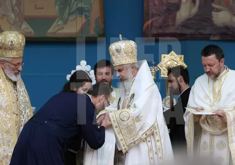 Moaștele Sfinților Împărați Constantin și Elena, depuse la Catedrala Patriarhală / GALERIE FOTO