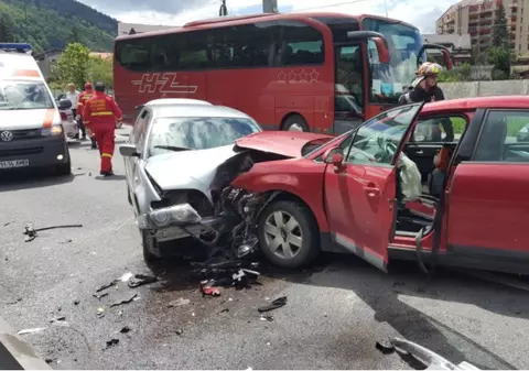 Cinci persoane rănite într-un accident la Sinaia