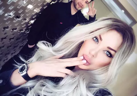 Bianca Drăgușanu și-a expus abdomenul super plat. Ce bine arată înainte de botezul fetiței