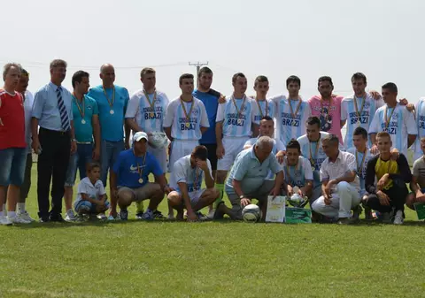 Tânărul fotbalist Robert Anghel a murit la doar 22 de ani. A fost lovit de un copac care s-a prăbușit în parcul din Târgu Jiu!