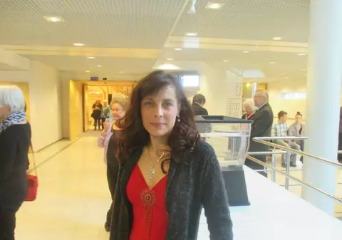 Zeci de persoane au protestat la Ambasada Finlandei faţă de cazul Camelia Smicală