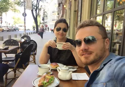 VIDEO EXCLUSIV/ Gabi Cristea și Tavi Clonda au reușit să se mute înainte să devină părinți. Își inaugurează casa cu o petrecere!