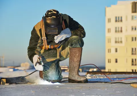 LIBERTATEA TE AJUTĂ: Care este cuantumul indemnizației pentru cei care au făcut armata la muncă?