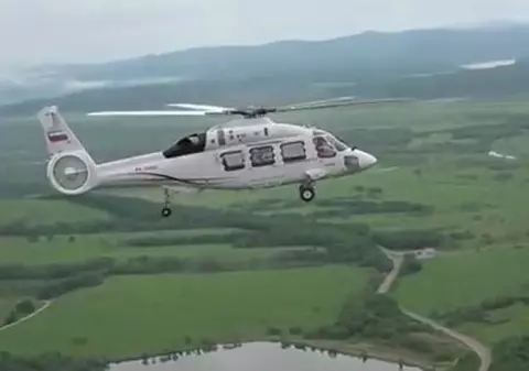 VIDEO | Rusia a testat noul elicopter KA-62. Aparatul poate zbura în orice condiții meteorologice și este multifuncțional