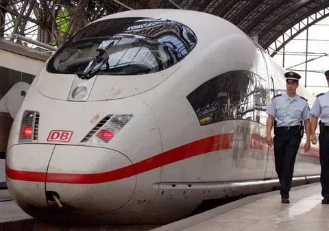 FOTO| Tren deraiat în Dortmund. Gara centrală din oraș a fost închisă