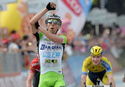 UPDATE. Lukas Pöstlberger, primul tricou roz! Doi ciclişti italieni au fost depistaţi pozitiv şi nu vor putea participa la Turul Italiei care începe vineri