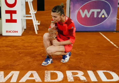 De ce îi place Simonei Halep turneul de la Madrid: “Zboară mingea mai mult”. Ce fost colaborator a reangajat