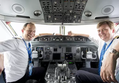 Regele Olandei, pilot de ocazie. Willem-Alexander a mărturisit că a fost copilot pentru mai multe curse ale companiei aeriene naționale