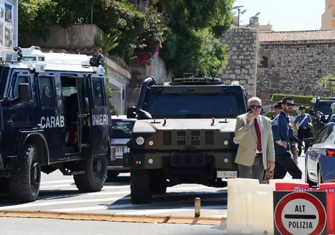 FOTO | Stațiunea Taormina, transformată într-o fortăreață pentru summitul G7. Localnicii nu sunt mulțumiți de desfășurarea de forțe