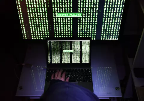 VIDEO Miliarde de telefoane, tablete, laptopuri, televizoare, gadgeturi și alte electronice, vulnerabile la atacuri informatice prin Bluetooth