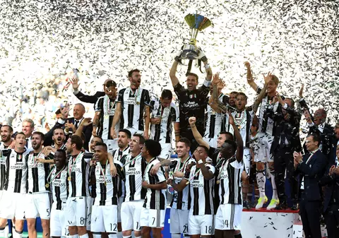 Fiul lui Bonucci a plâns când tatăl său l-a îmbrăcat în tricoul lui Juventus și l-a luat la festivitatea de premiere a campioanei Italiei. Micuțul Lorenzo ține cu ”Toro” | VIDEO