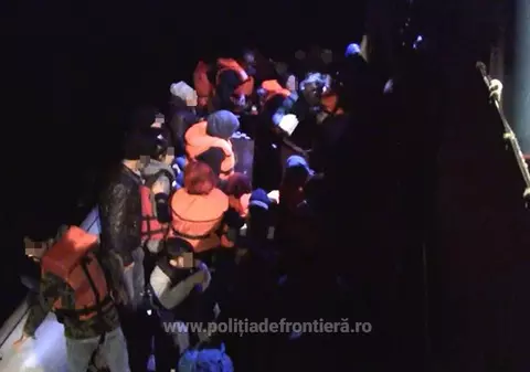 Zeci de imigranți salvați din Marea Egee de polițiștii de frontieră români