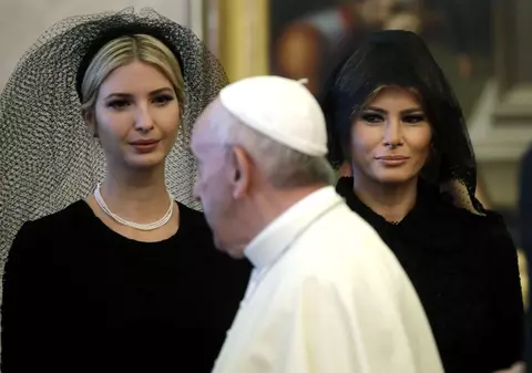 La Vatican, Ivanka și Melania Trump și-au acoperit capul
