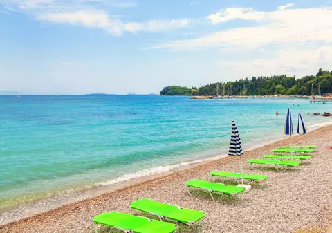 Hotelierii din Grecia se tem că pandemia de coronavirus va ține plajele goale și după ridicarea restricțiilor