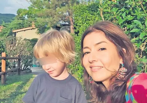 VIDEO EXCLUSIV/ Oana Sîrbu face dezvăluiri despre relația cu fiul ei: «A învățat să se uite în oglindă înainte să iasă din casă»